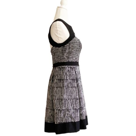 Guess Mini Dress Black White Cutout High Neck Sleeveless Mini Dress Size 6 - Picture 5 of 12